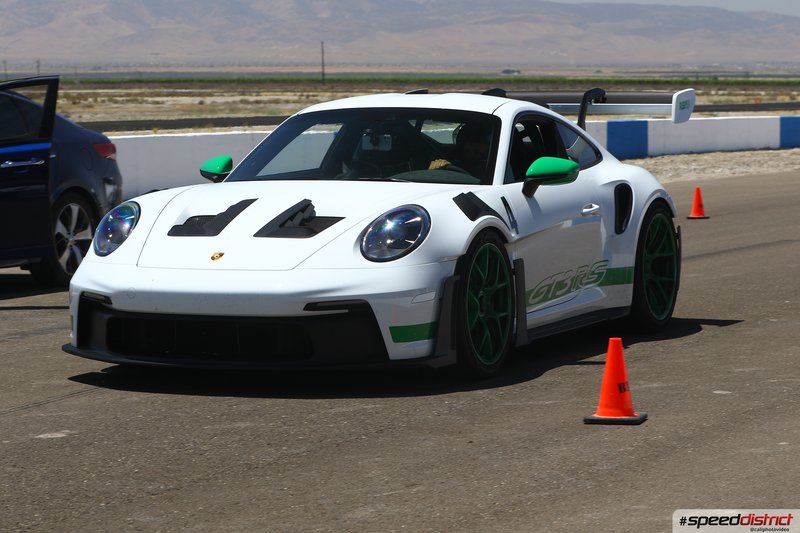 Porsche 911 GT3 RS white