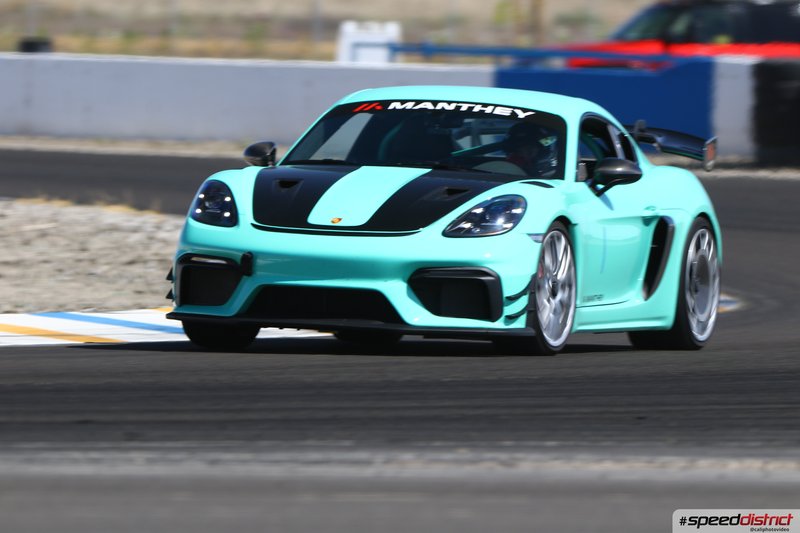 Porsche Cayman GT4