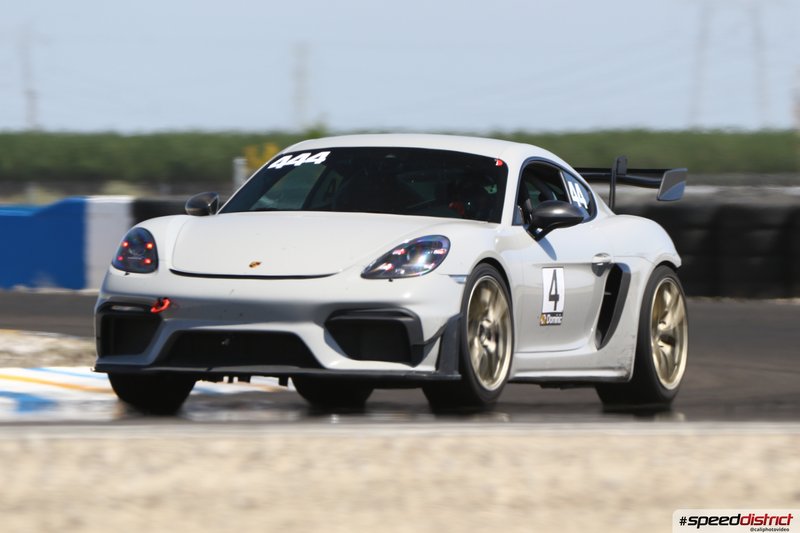 Porsche Cayman GT4