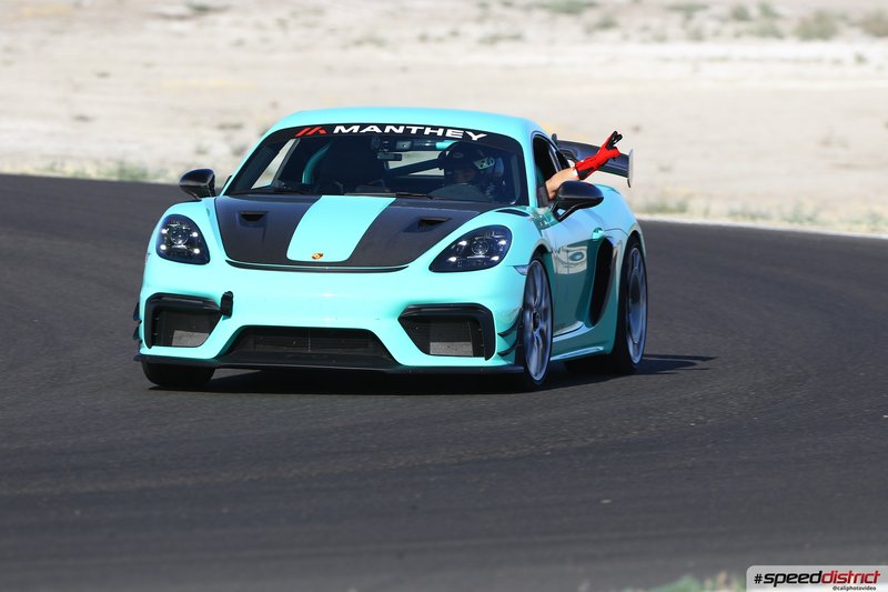 Porsche Cayman GT4