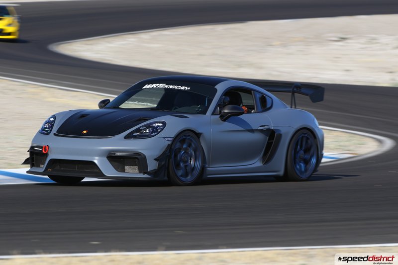 Porsche Cayman GT4