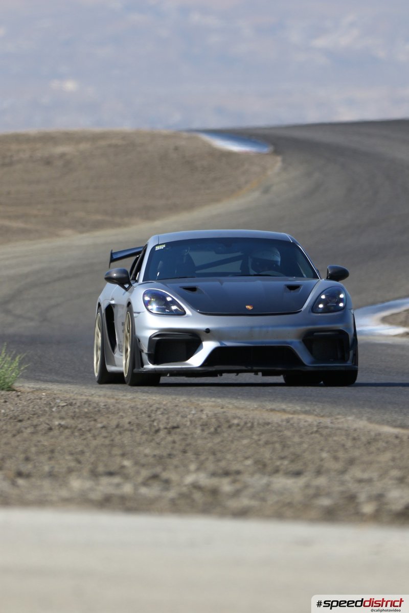 Porsche Cayman GT4
