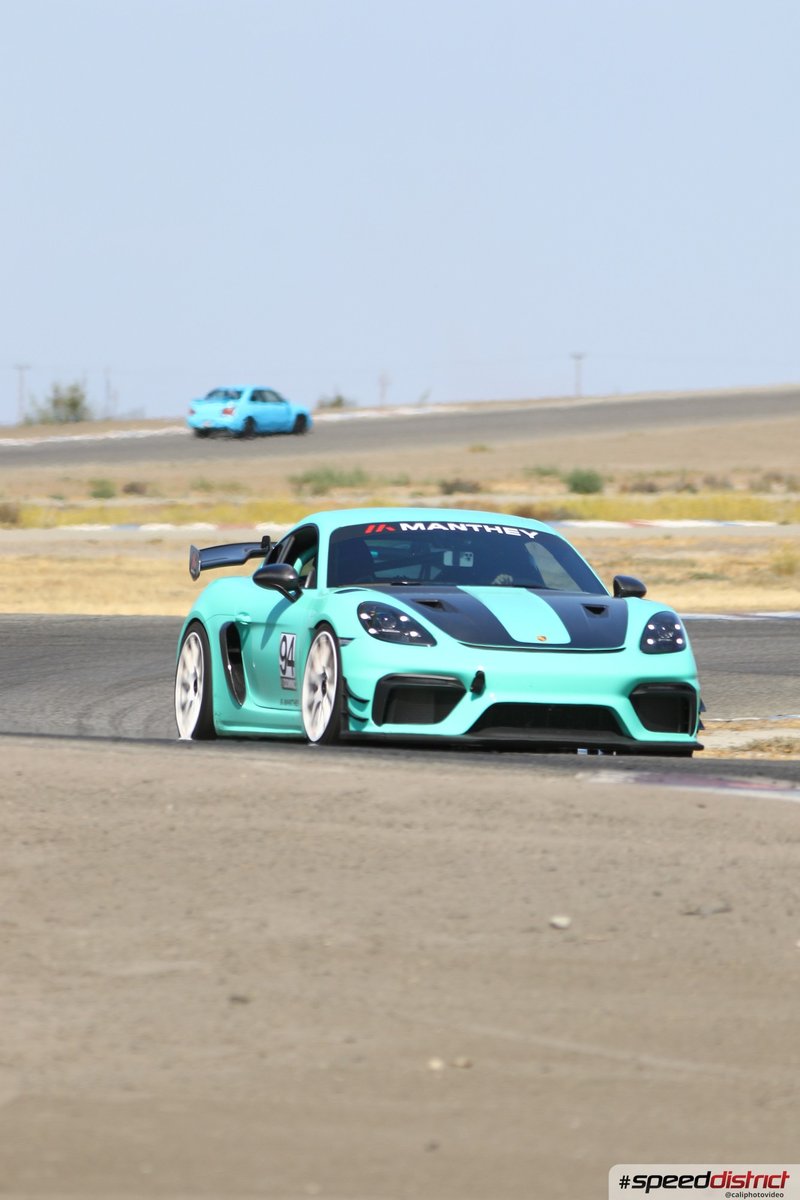 Porsche Cayman GT4 RS