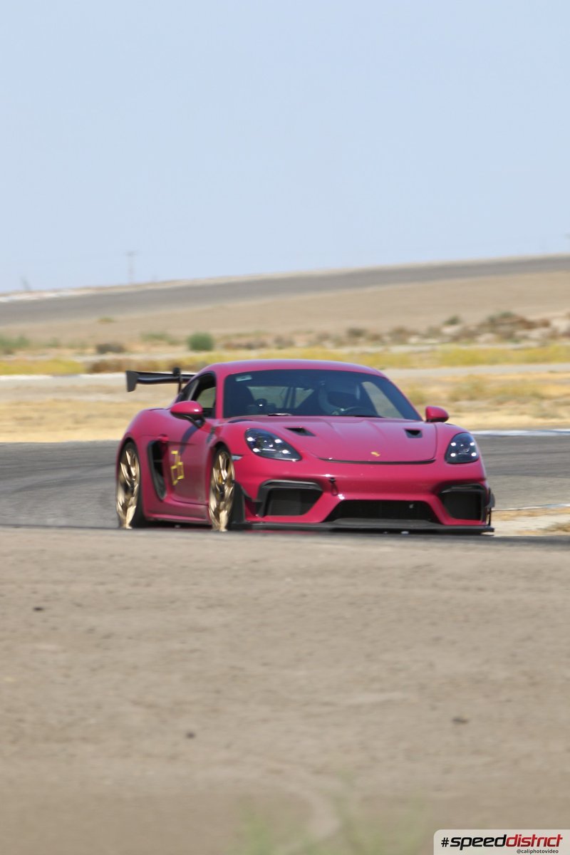 Porsche Cayman GT4 RS