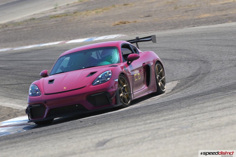 Porsche Cayman GT4 RS