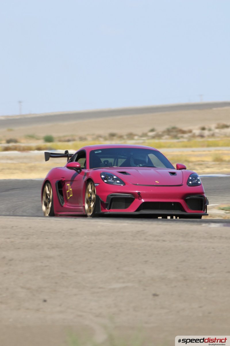 Porsche Cayman GT4 RS