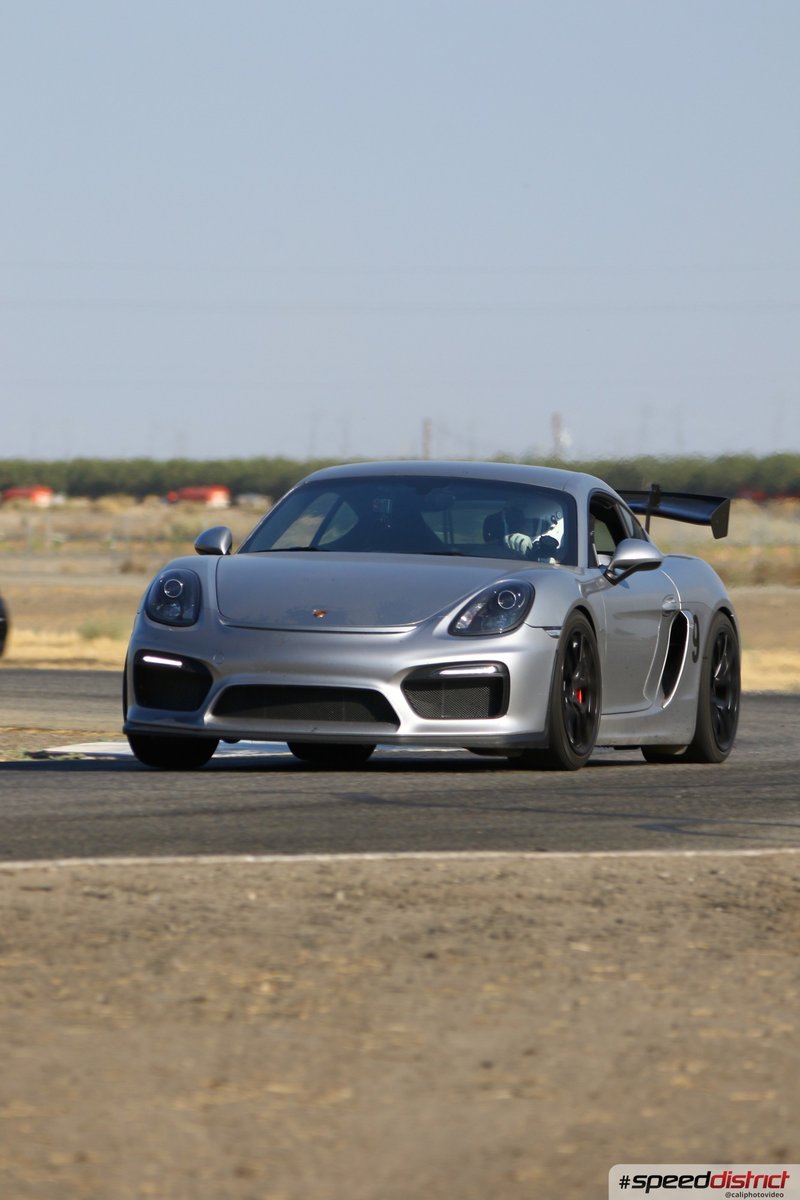 Porsche Cayman GT4