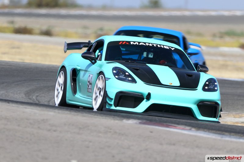 Porsche Cayman GT4 RS