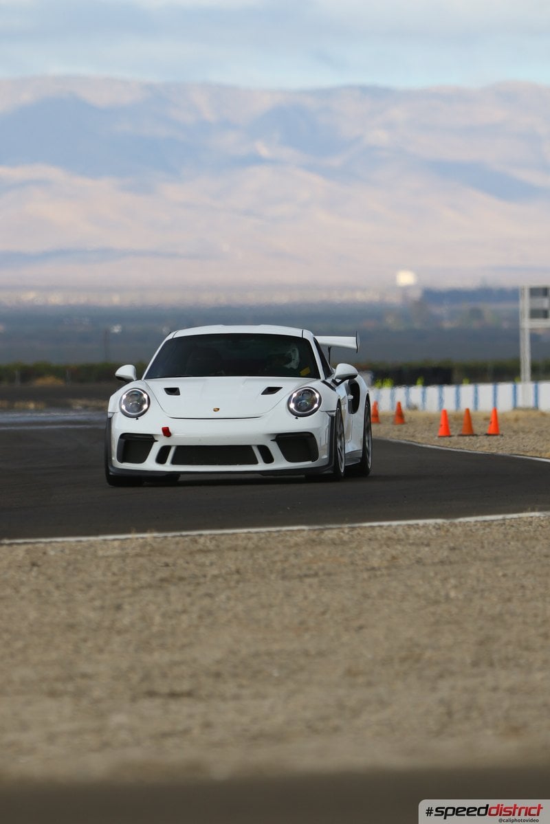 Porsche 911 GT3 RS white