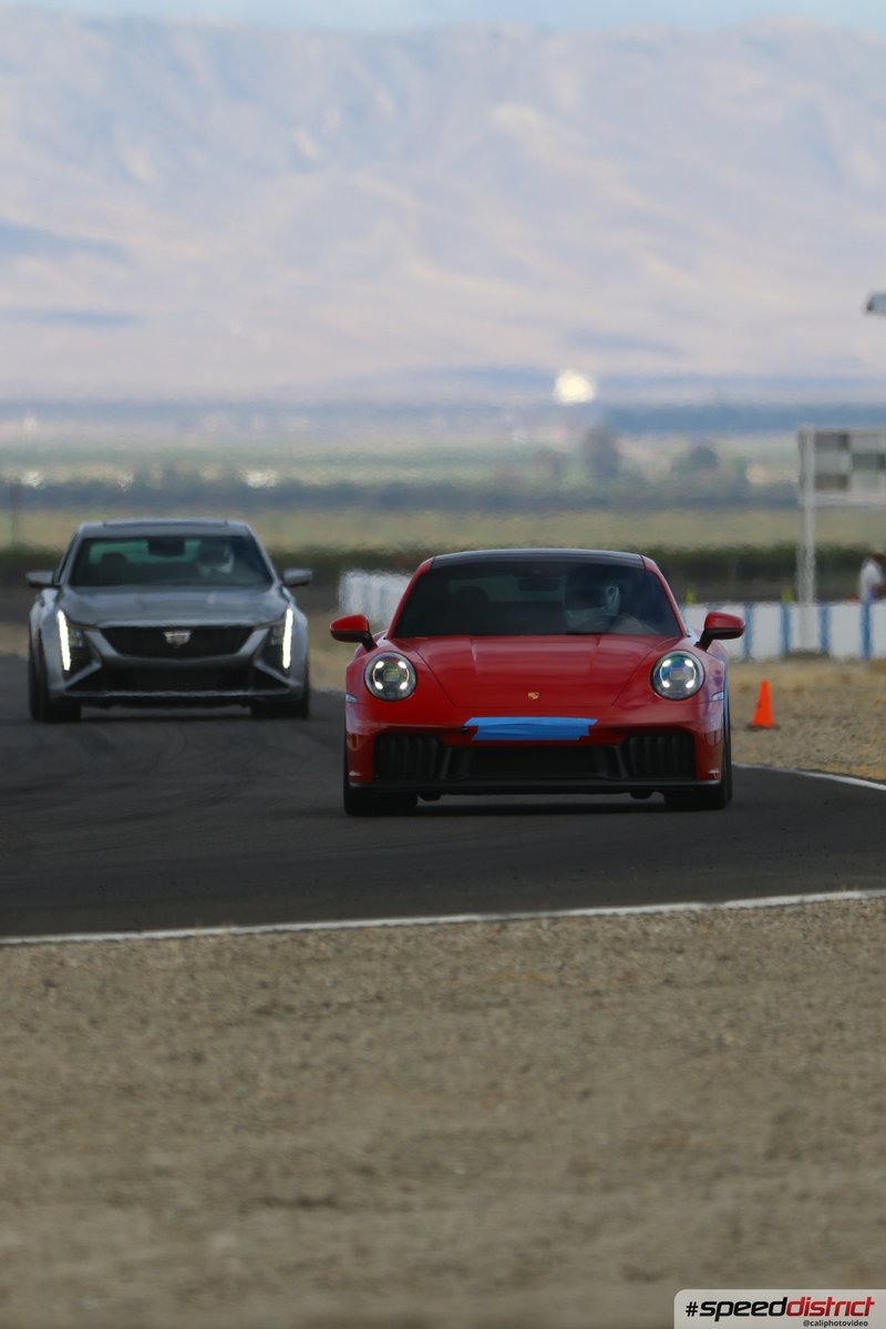 Porsche 911 GT3 RS red