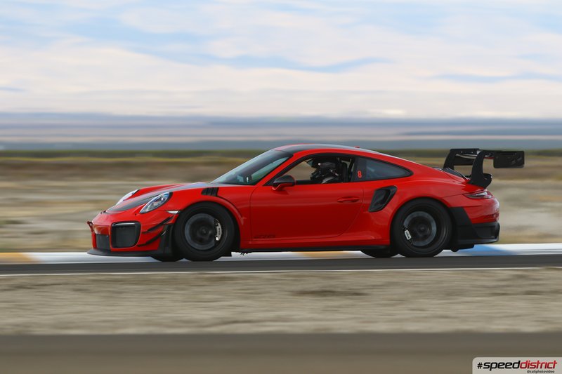 Porsche 911 GT3 RS red