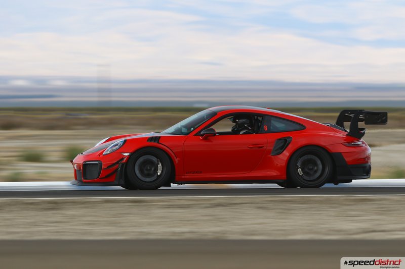 Porsche 911 GT3 RS red