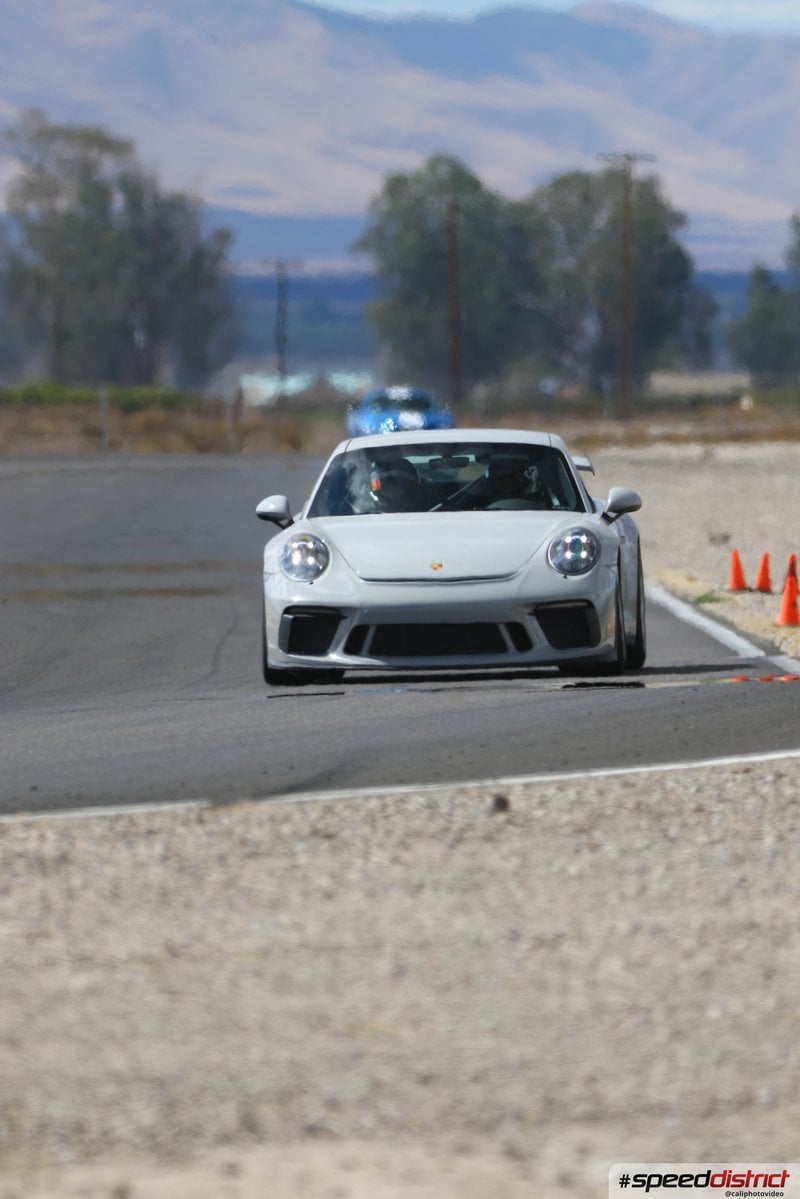 Porsche 911 GT3 chalk