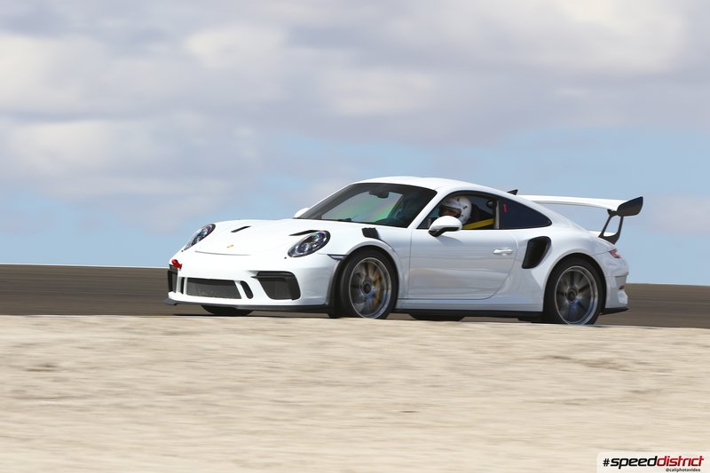 Porsche 911 GT3 RS white