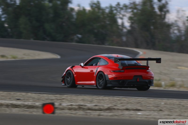 Porsche 911 GT3 RS red