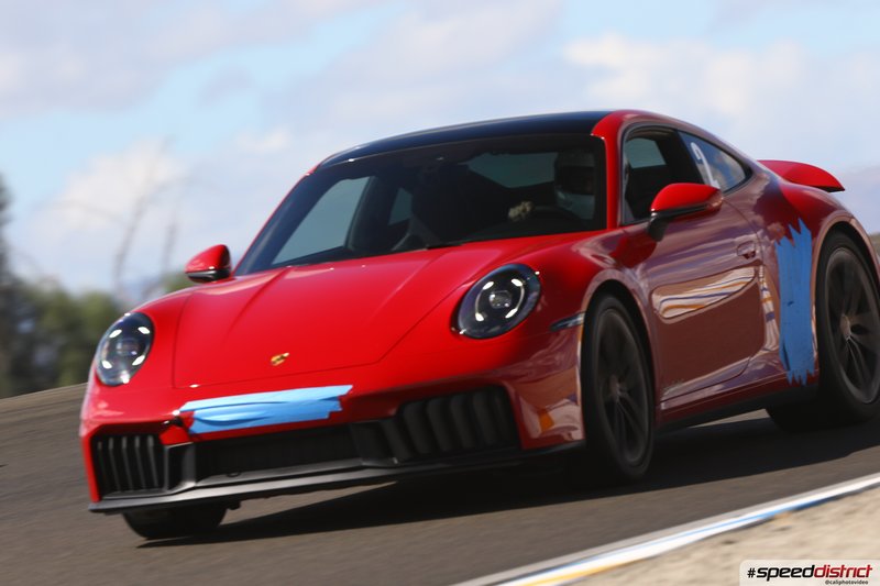 Porsche 911 GT3 RS red
