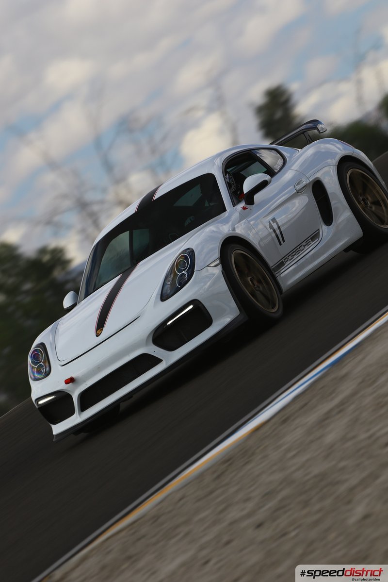 Porsche 911 GT3 RS white
