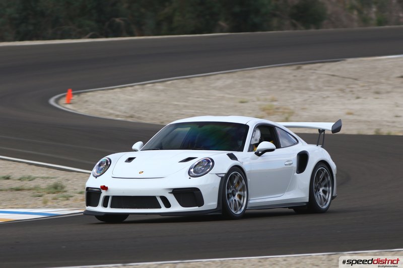 Porsche 911 GT3 RS white