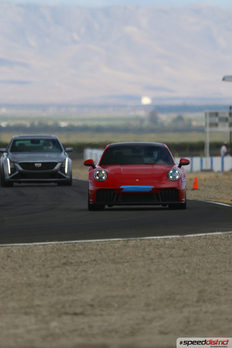 Porsche 911 GT3 RS red