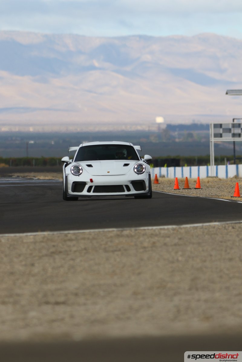 Porsche 911 GT3 RS white