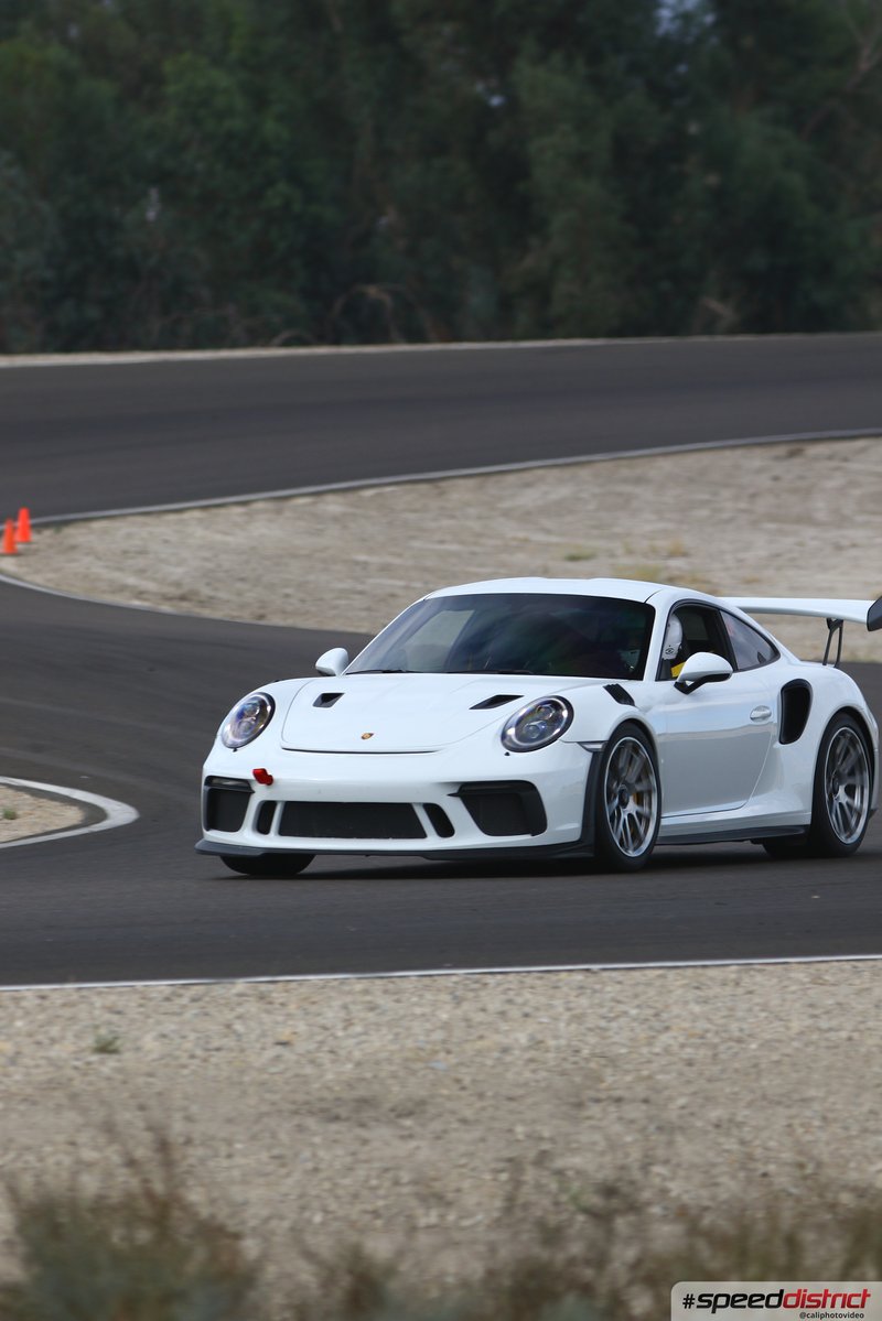 Porsche 911 GT3 RS white