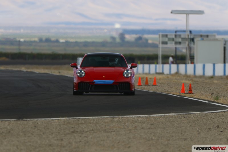 Porsche 911 GT3 RS red