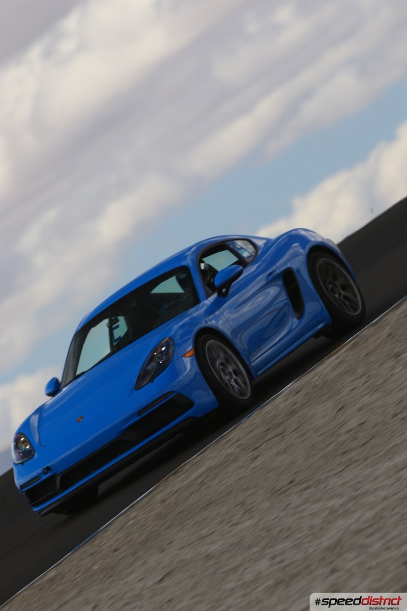 Porsche 911 GT3 blue