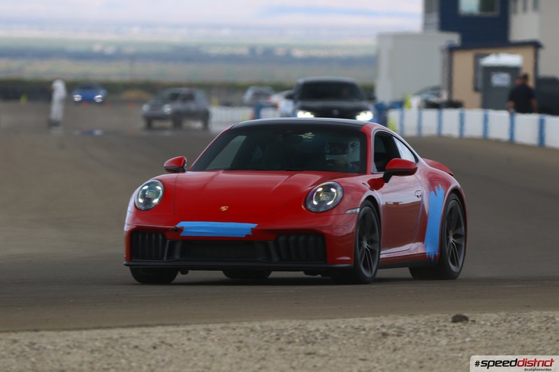 Porsche 911 GT3 RS red