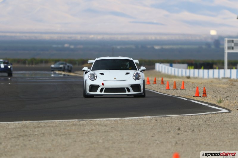 Porsche 911 GT3 RS white