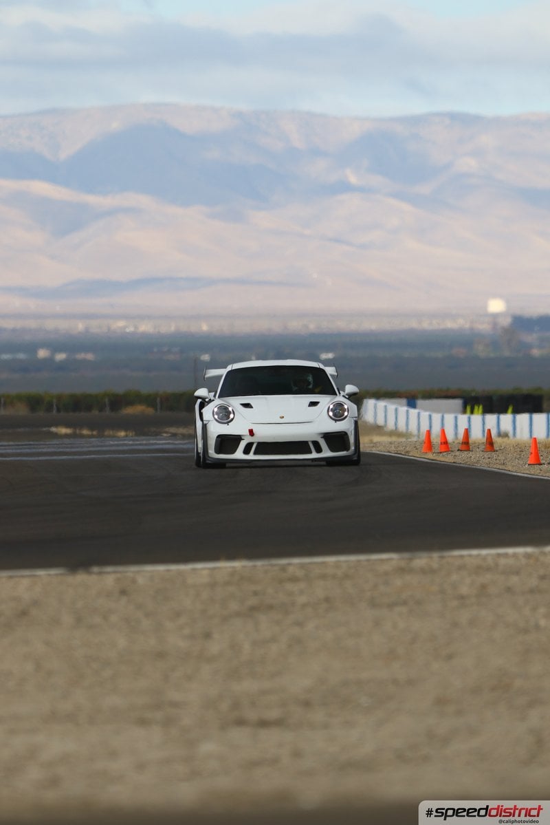 Porsche 911 GT3 RS white