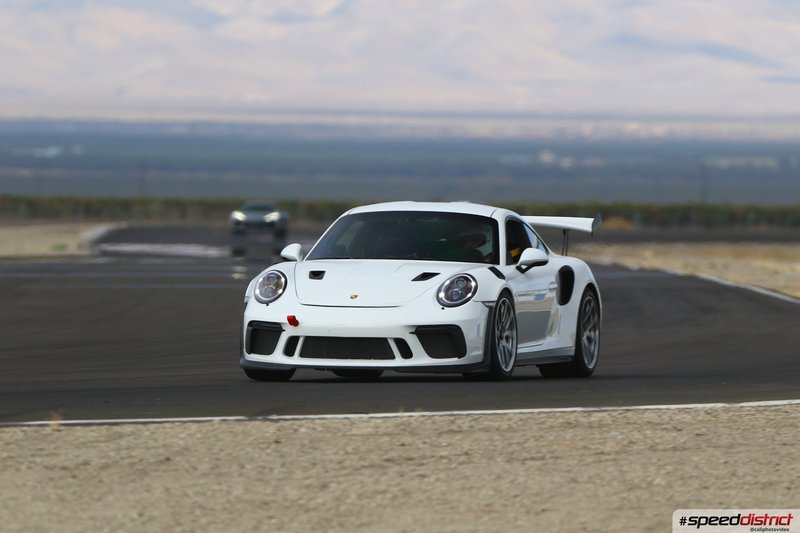 Porsche 911 GT3 RS white