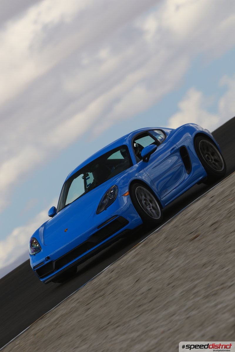 Porsche 911 GT3 blue