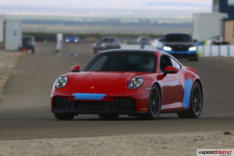 Porsche 911 GT3 RS red