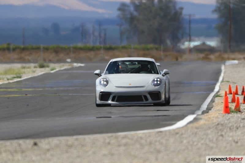 Porsche 911 GT3 chalk