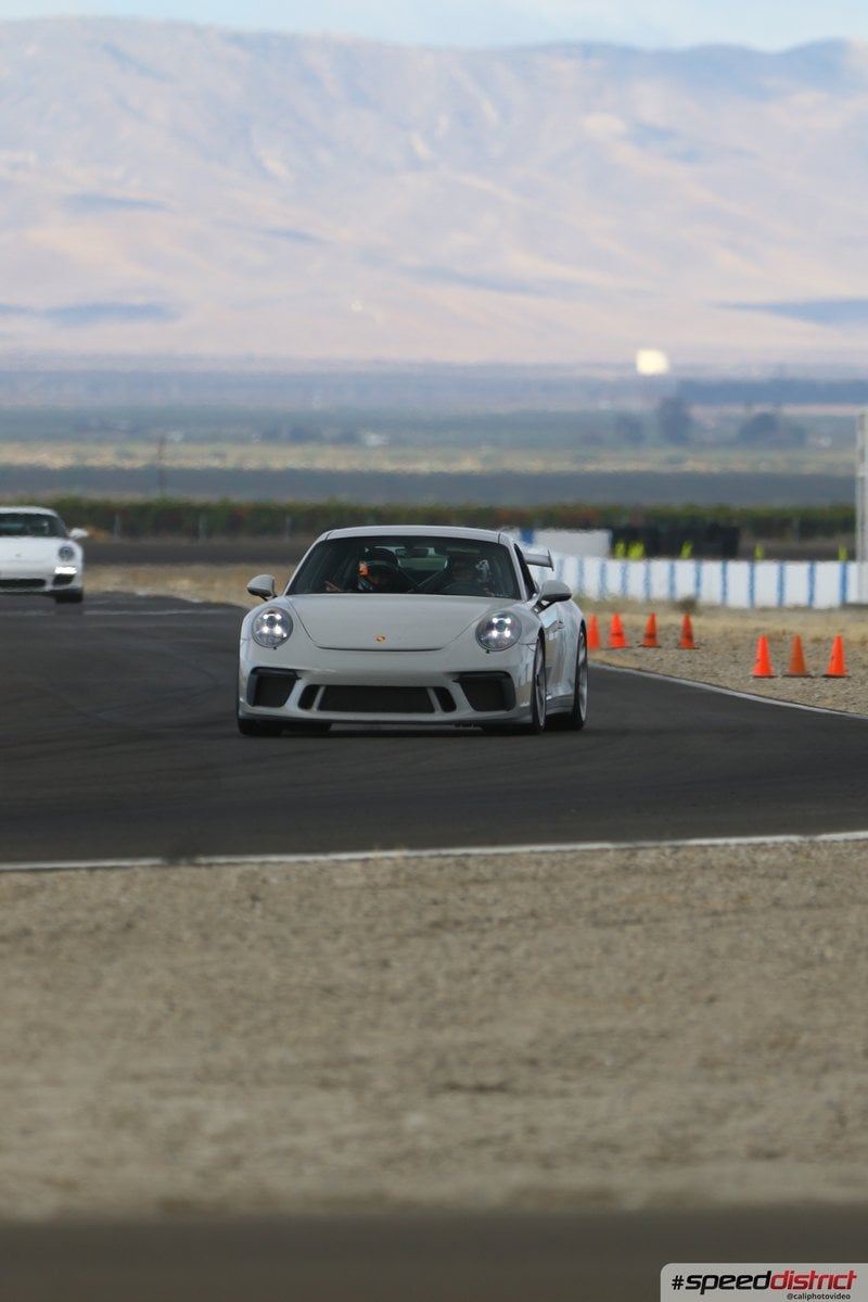 Porsche 911 GT3 chalk