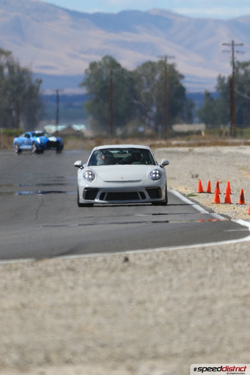 Porsche 911 GT3 chalk