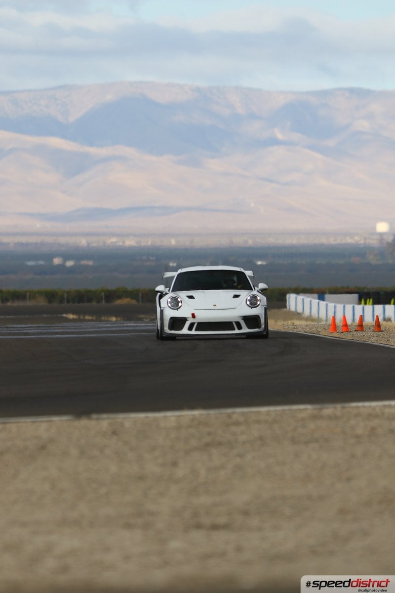 Porsche 911 GT3 RS white