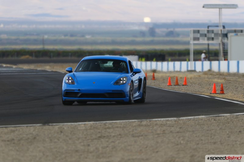 Porsche Cayman GT4