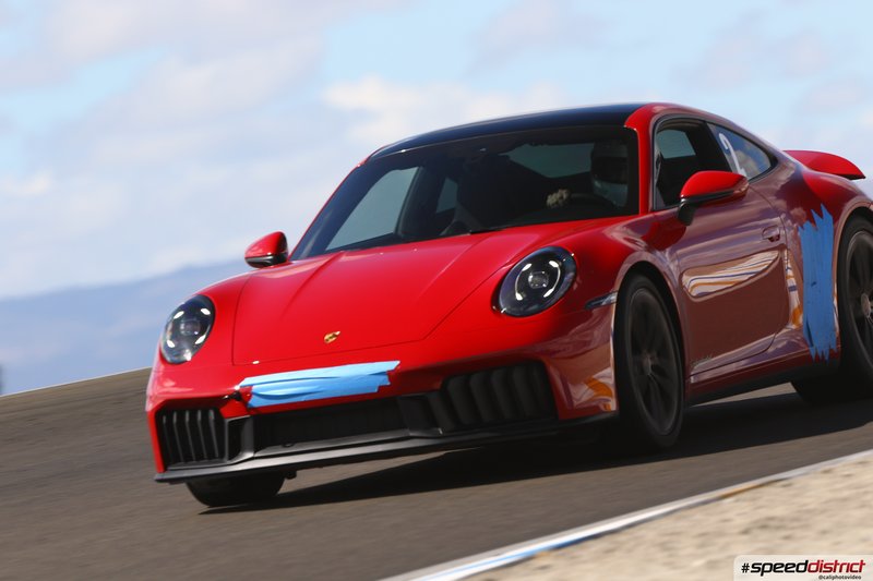 Porsche 911 GT3 RS red