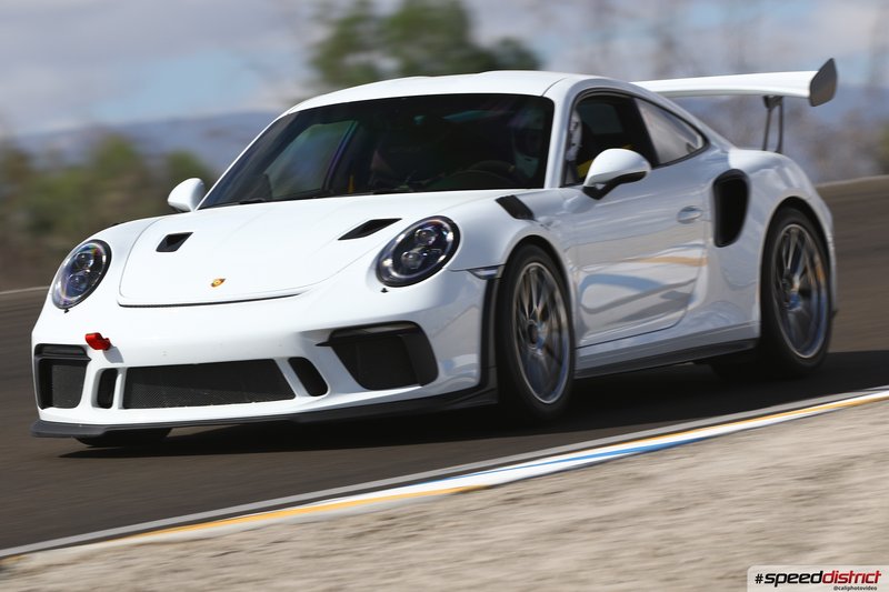 Porsche 911 GT3 RS white