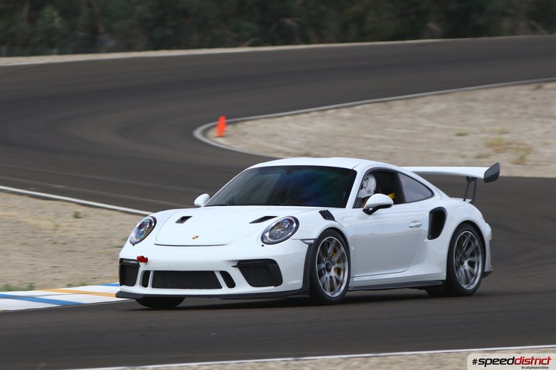Porsche 911 GT3 RS white