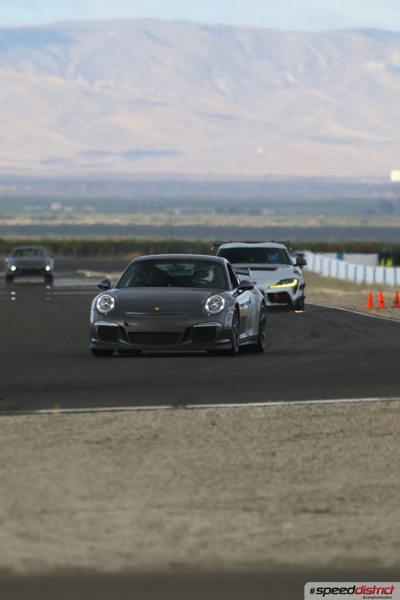 Porsche 911 GT3 RS silver