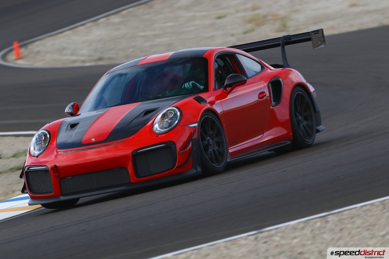 Porsche 911 GT3 RS red