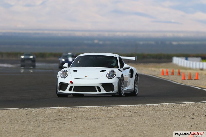 Porsche 911 GT3 RS white