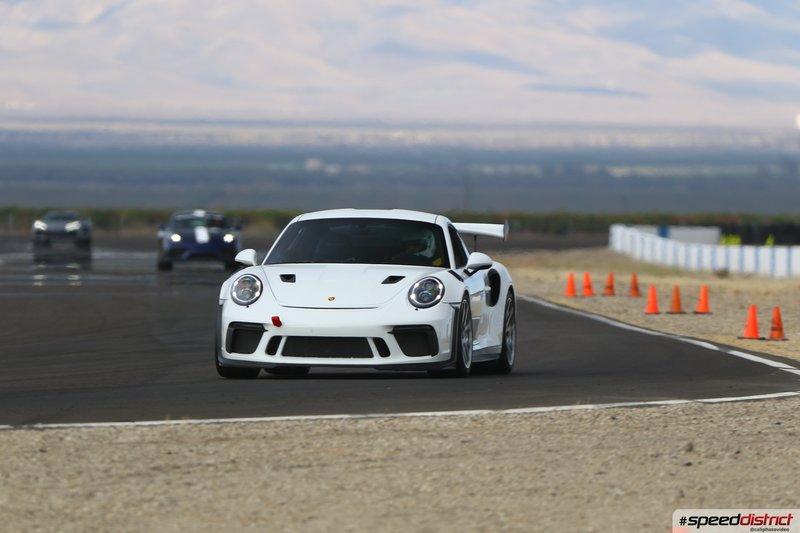 Porsche 911 GT3 RS white