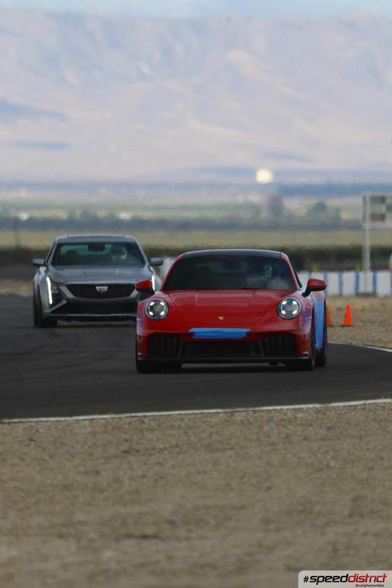 Porsche 911 GT3 RS red