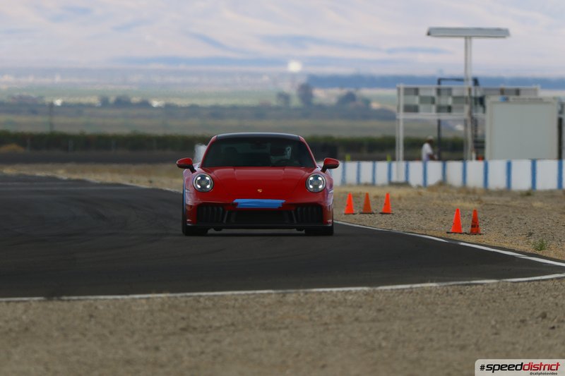 Porsche 911 GT3 RS red