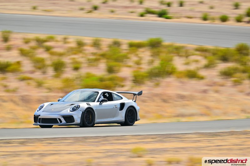Porsche 911 GT3 RS white