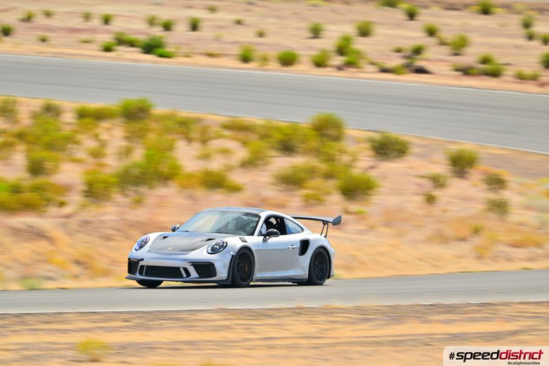 Porsche 911 GT3 RS white