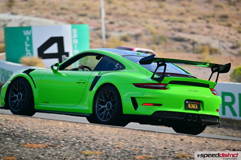 Porsche 911 GT3 RS green